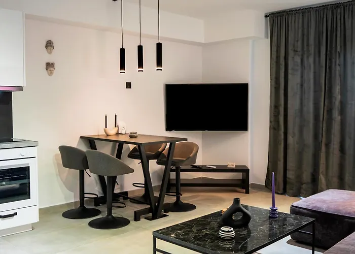Essel Noir - A Hidden Gem With A Magnificent Acropolis View