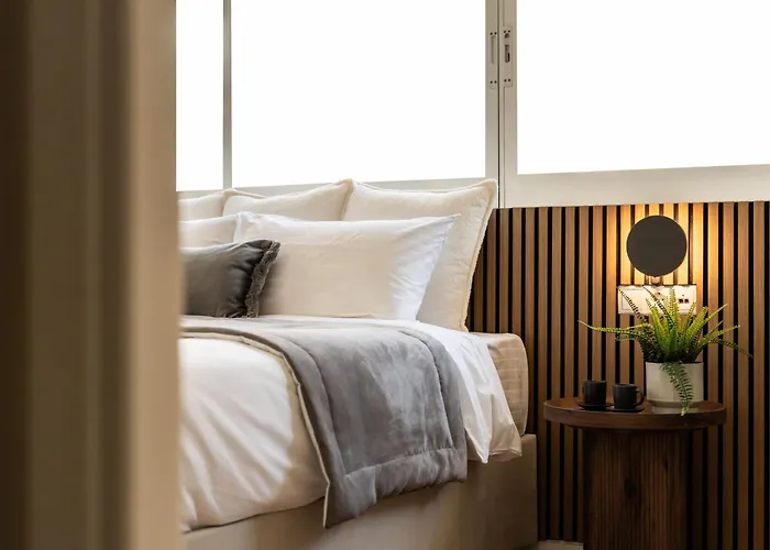 Atelier 33 , Acropolis Apartments